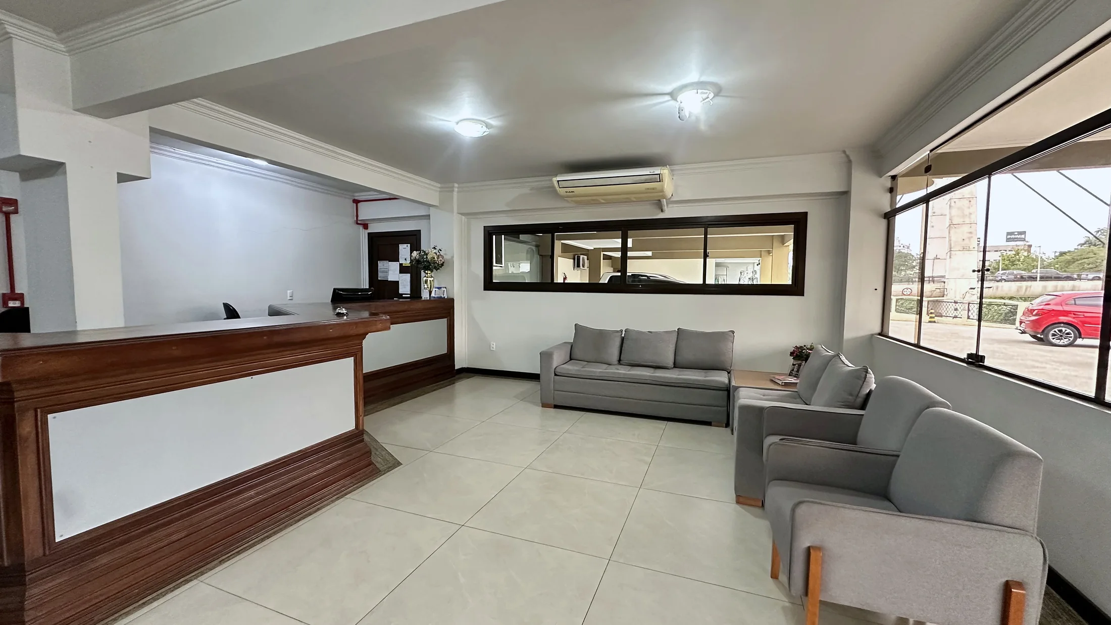 Recepção e área de espera do Hotel Beira Rio